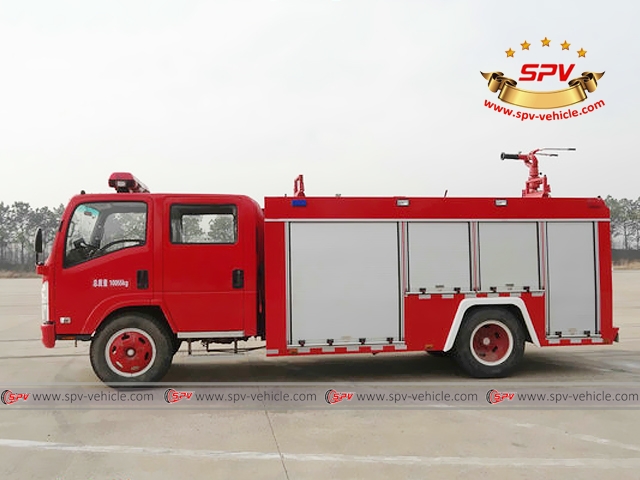 Side View of ISUZU Fir Fighting Truck (4,000 litres)